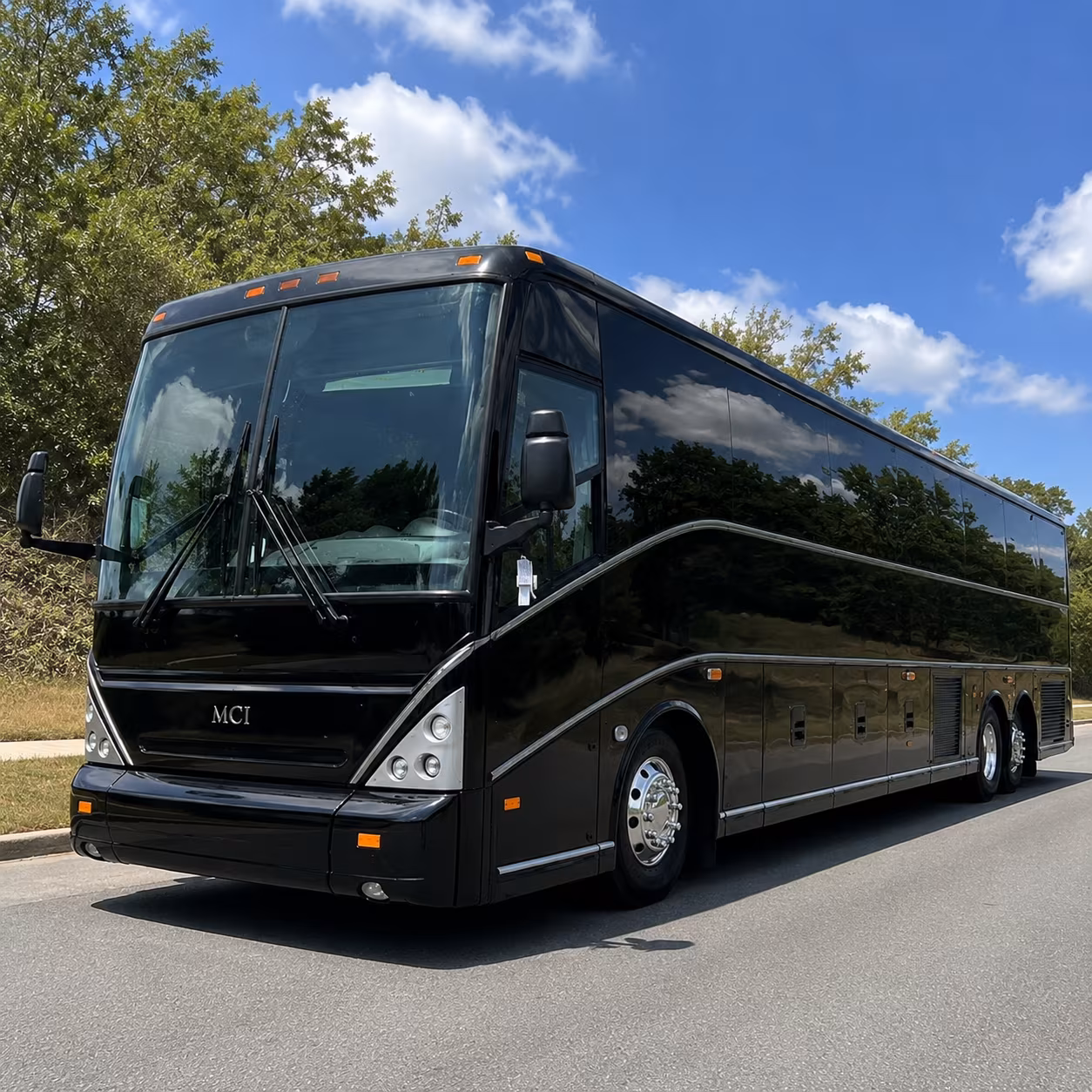 charter bus commuter shuttles between norwalk and downtown los angeles