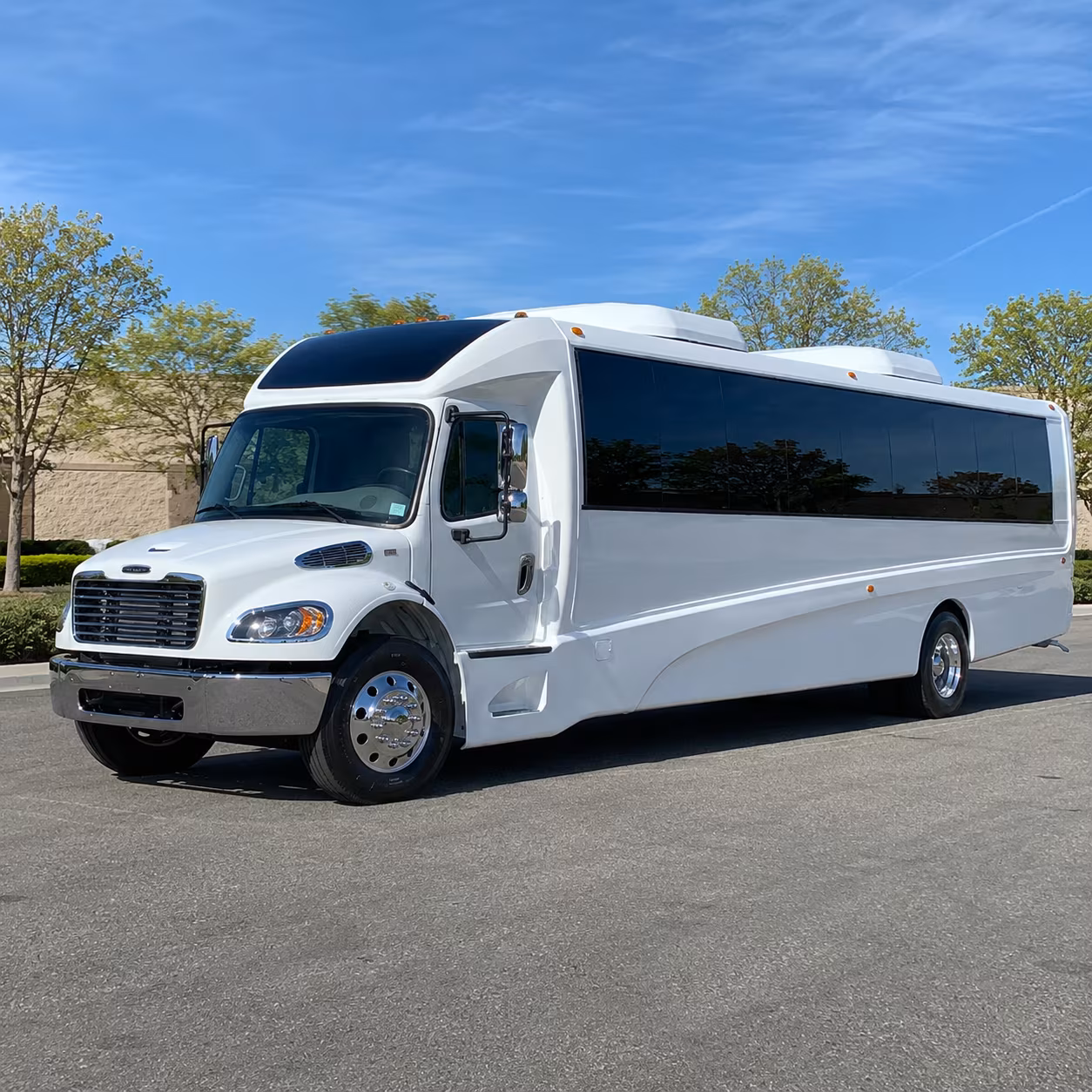 norwalk 18 passenger minibus