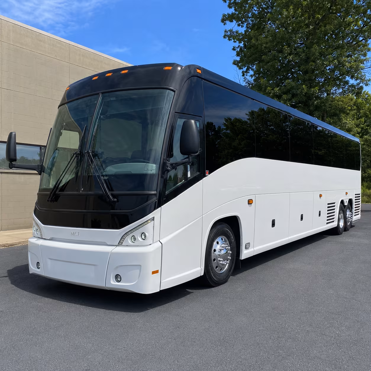 norwalk 56 passenger charter bus